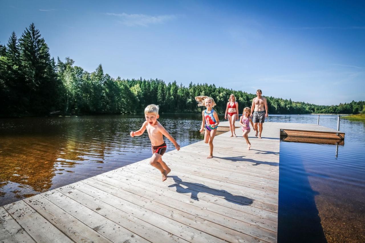 Freizeit- Und Campinganlage Gaisweiher Flossenburg エクステリア 写真