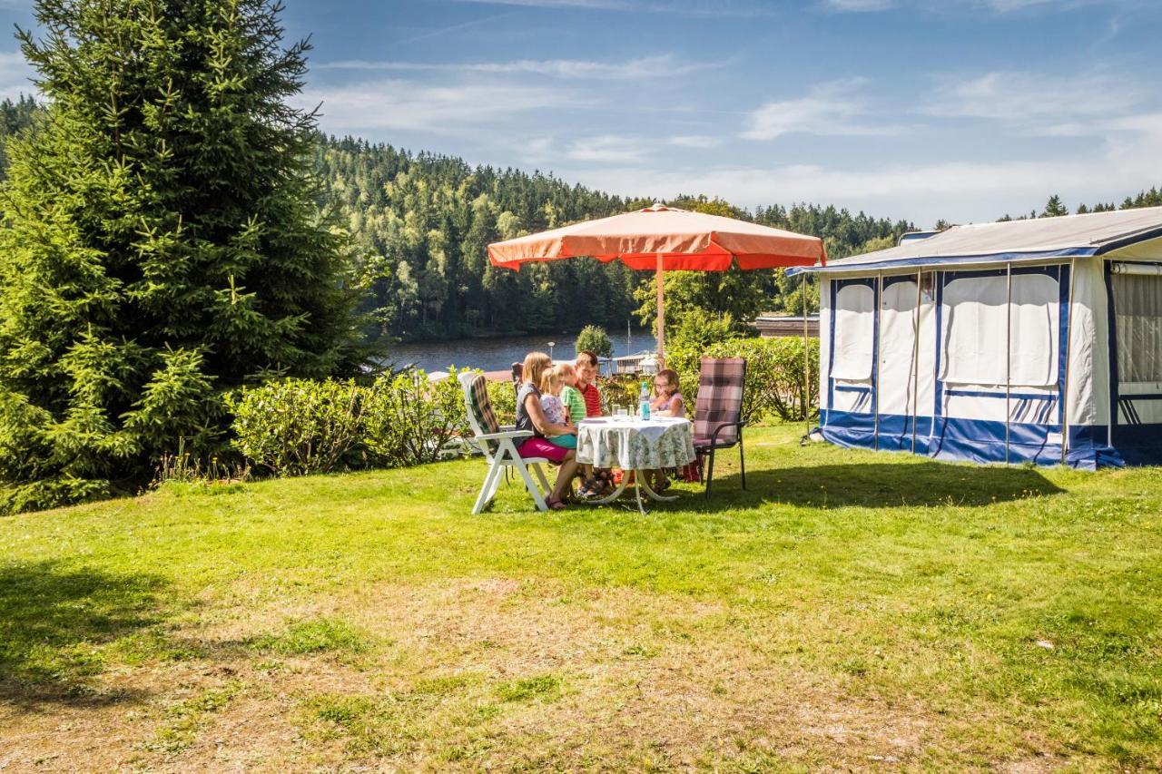 Freizeit- Und Campinganlage Gaisweiher Flossenburg エクステリア 写真